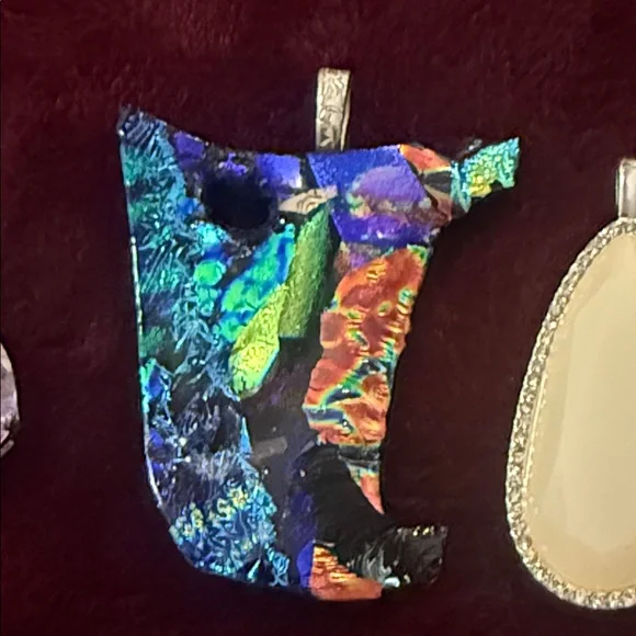 Colorful Pendant Set - Picture 4 of 7